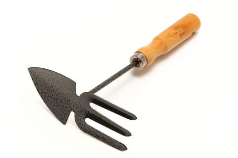 Тяпка садова "Нептун" 260х155х70 мм з дерев'яною ручкою MASTERTOOL 14-6189