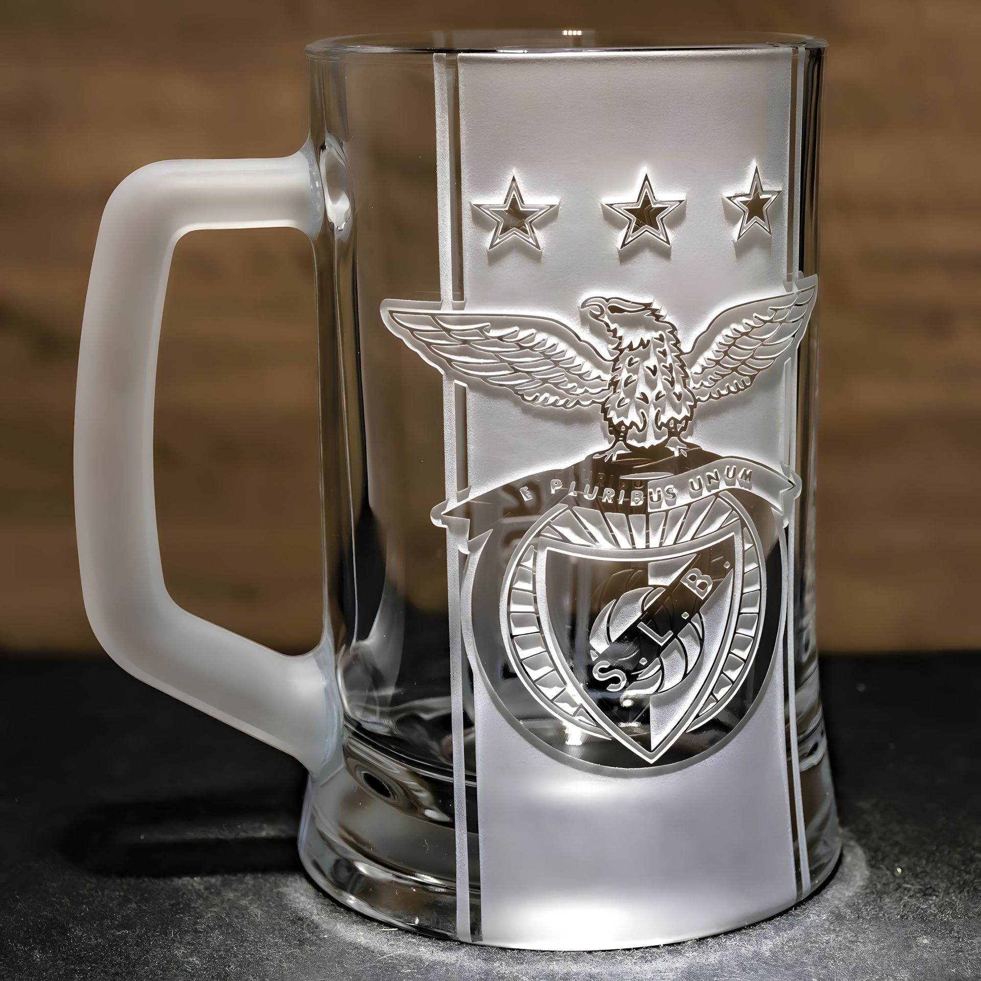 ФК Бенфика Sport Lisboa e Benfica пивной бокал с гравировкой ФК Бенфика Sport Lisboa e Benfica пивной бокал с гравировкой