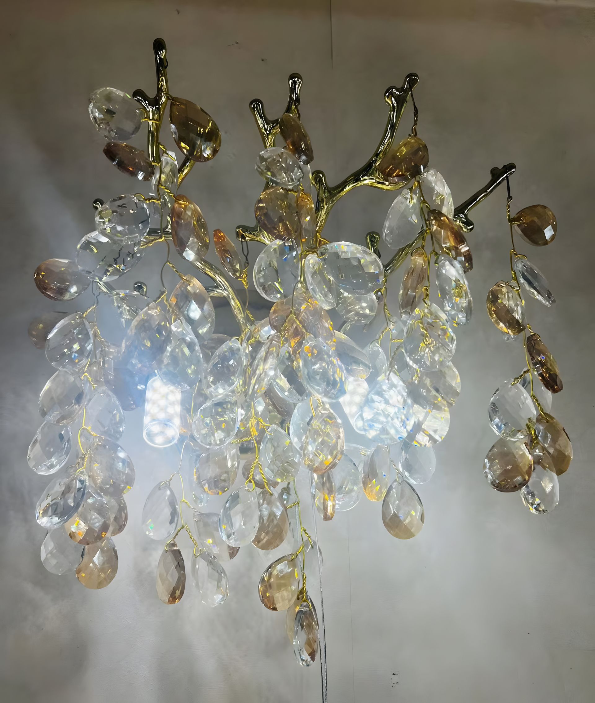 Кришталеве бра Sirius Ш W33013-2 S GD з гроновою композицією Кришталеве бра Sirius Ш W33013-2 S GD з гроновою композицією