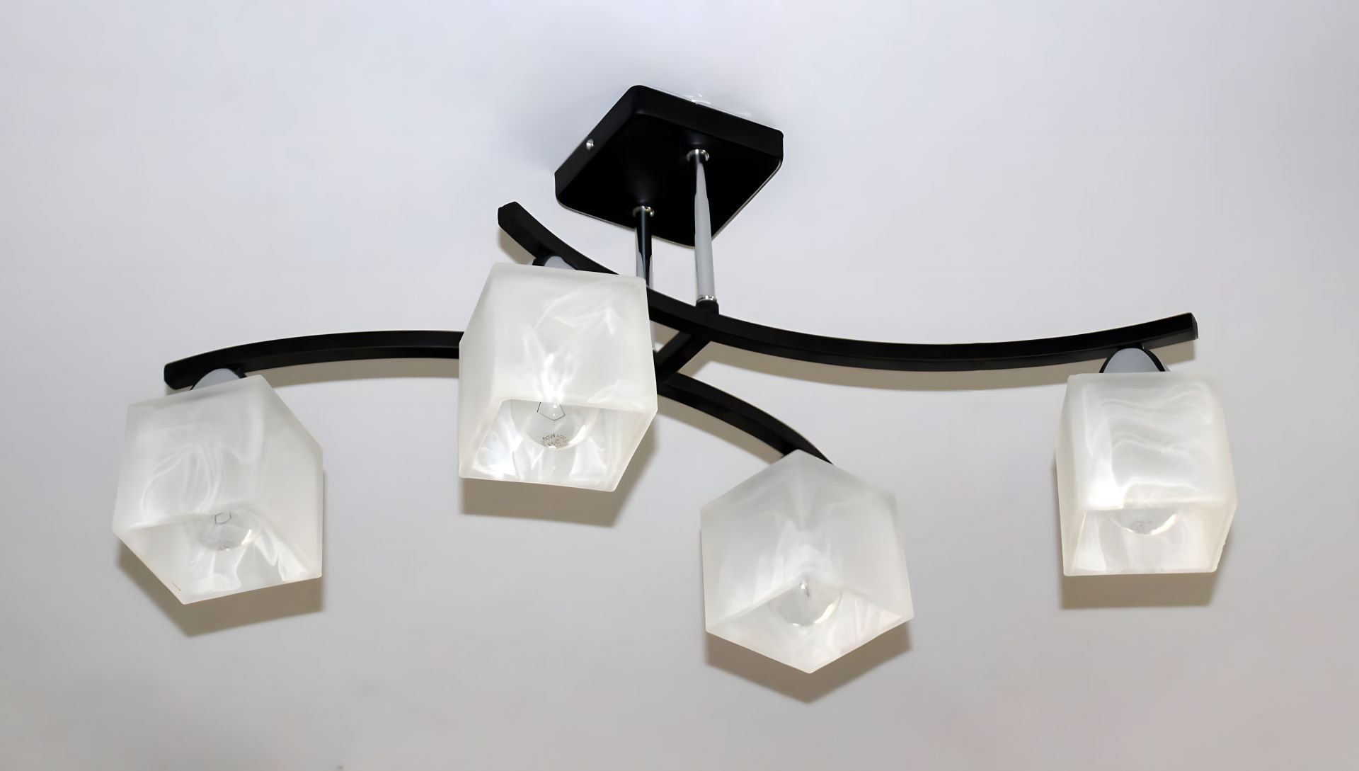 Люстра Sirius B A1507/4 (4 плафона) Люстра Sirius B A1507/4 (4 плафона)