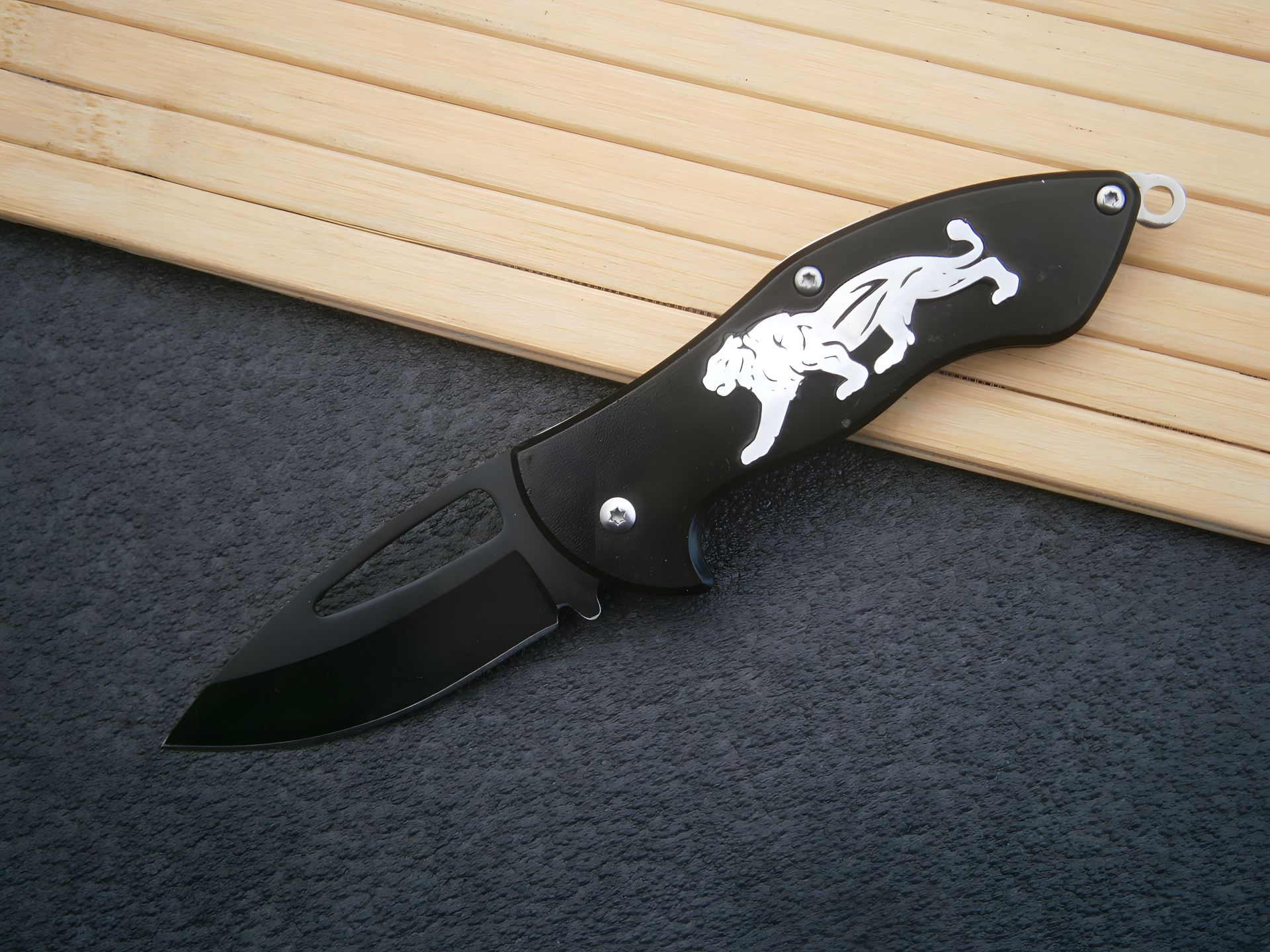 Складной нож-брелок с отверстием для крепления и клипсой Tiger Mini 16 см Складной нож-брелок с отверстием для крепления и клипсой Tiger Mini 16 см