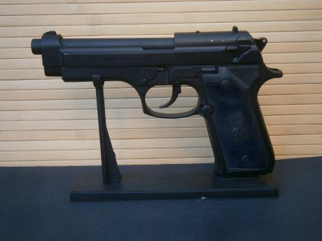 Сувенирная пистолетная зажигалка Beretta M9 "Беретта" турбо газовая Сувенирная пистолетная зажигалка Beretta M9 "Беретта" турбо газовая