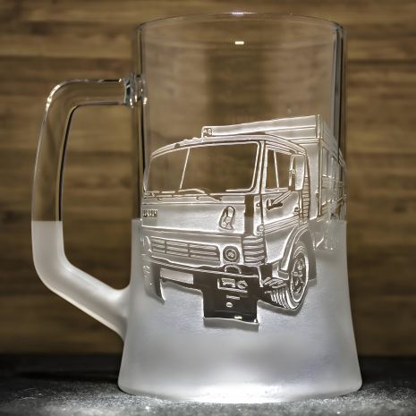 Подарунок водію - Бокал для пива вантажівка КАМАЗ з гравіюванням
