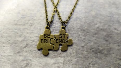 Парные кулоны для друзей пазлы BEST FRIENDS две половинки лучшие друзья