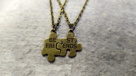 Парные кулоны для друзей пазлы BEST FRIENDS две половинки лучшие друзья