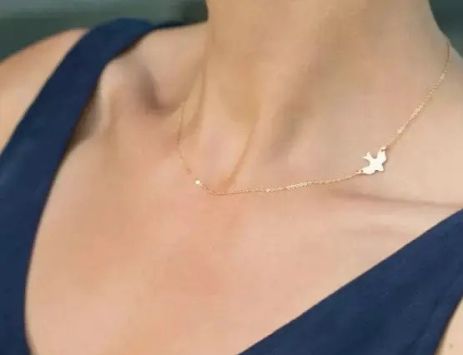 Шикарна підвіска з блакитним світом пташка голубка маленьке золоте намисто