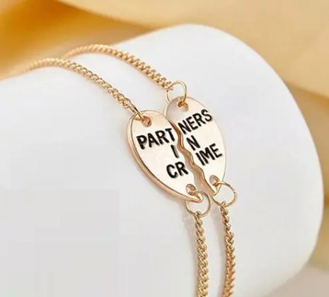 Парні браслети для друзів Partners In Crime BEST FRIENDS у вигляді серця для двох дві половинки