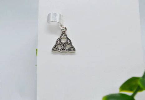 Кафф клипс на ухо с подвеской трикветр амулет без прокола Clips