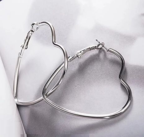 Сережки серце Hearts у вигляді серця великі стильні металеві висячі
