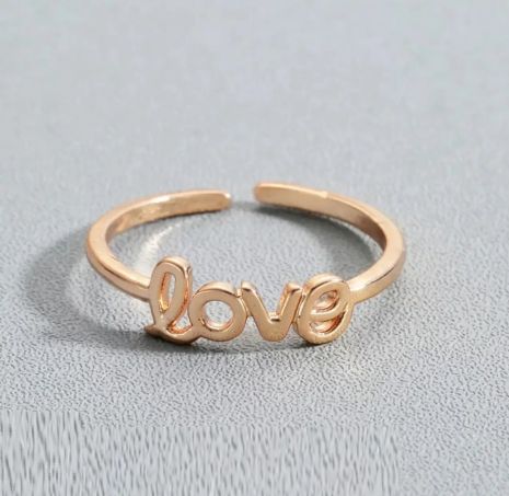 Женское кольцо с надписью LOVE регулируемое