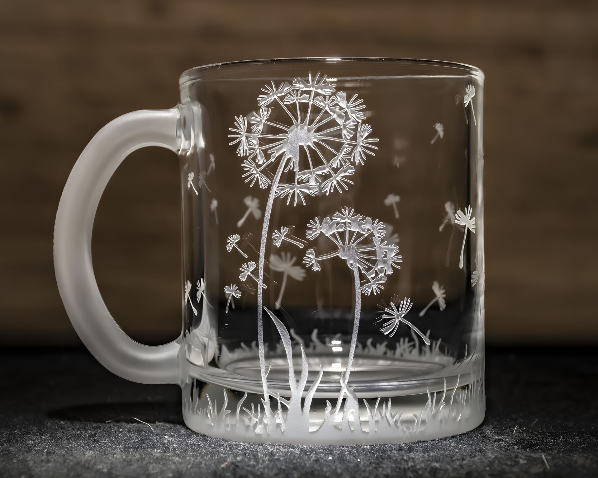 Чашка для чаю та кави з гравіюванням візерунку "Кульбаби" Чашка для чаю та кави з гравіюванням візерунку "Кульбаби"