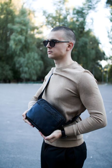 Кроссбоди-бананка из натуральной кожи, черная кожаная поясная сумка Кроссбоди-бананка из натуральной кожи, черная кожаная поясная сумка