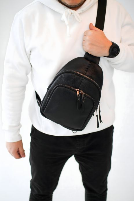 Сумка-слинг из натуральной кожи, кожаная через плечо SKILL черная Сумка-слинг из натуральной кожи, кожаная через плечо SKILL черная