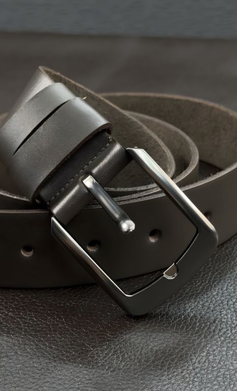 Чоловічій ремінь з натуральної шкіри коричневий Чоловічій ремінь з натуральної шкіри коричневий