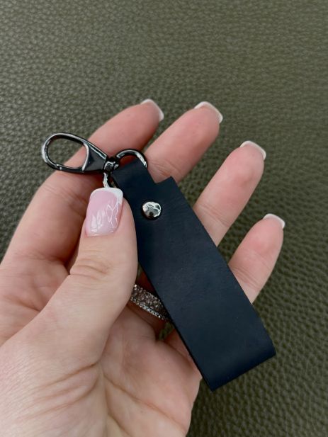 Черный кожаный брелок SKILL Черный кожаный брелок SKILL