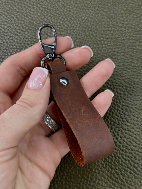 Шкіряний брелок SKILL світло-коричневий Шкіряний брелок SKILL світло-коричневий