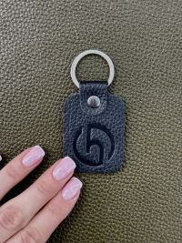 Шкіряний брелок чорний SKILL