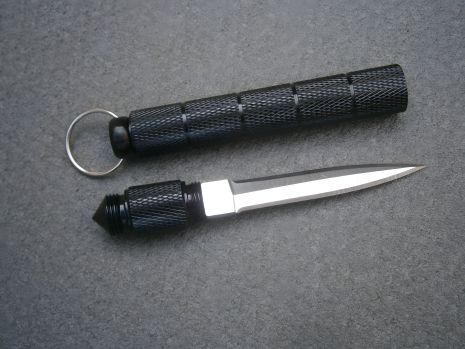 Ніж - брелок Вlack Mini різьбовий із склобоєм 11 см чорний Ніж - брелок Вlack Mini різьбовий із склобоєм 11 см чорний
