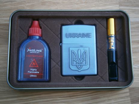 Запальничка бензинова Тризуб в подарунковій коробці Балончик бензину Мундштук