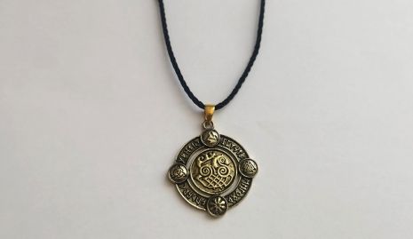 Кулон з рунами та символікою вікінгів валькнут трікветр Рунний щит