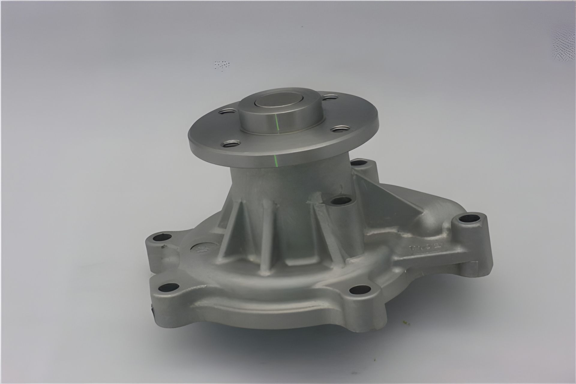 Водяний насос для TOYOTA PLATZ, DAIHATSU SIRION та DAIHATSU TERIOS GMB GWT102A Водяний насос для TOYOTA PLATZ, DAIHATSU SIRION та DAIHATSU TERIOS GMB GWT102A