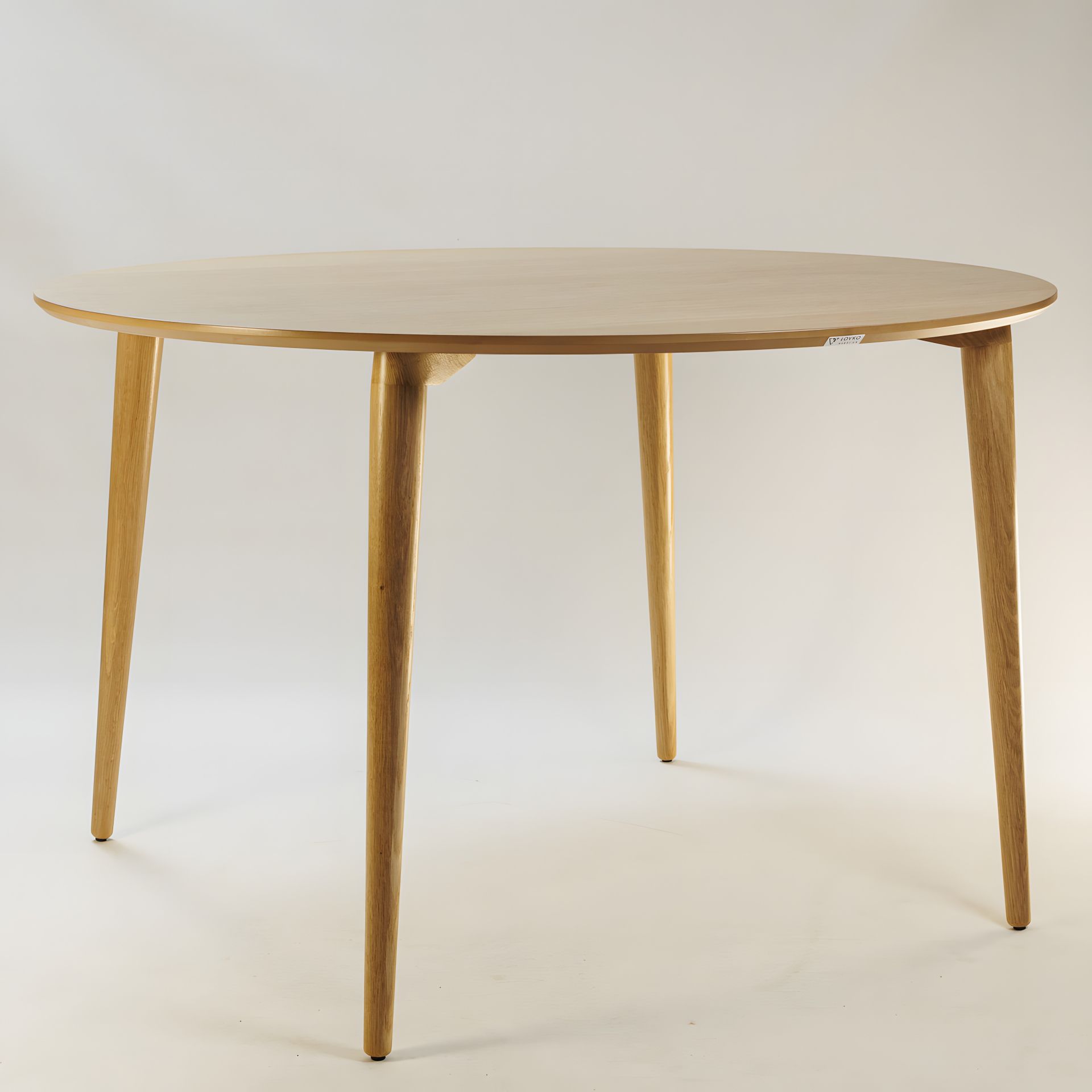 Стіл круглий Dan з дуба натурального: елегантність та стиль для вашого дому та кафе d-120 Стіл круглий Dan з дуба натурального: елегантність та стиль для вашого дому та кафе d-120