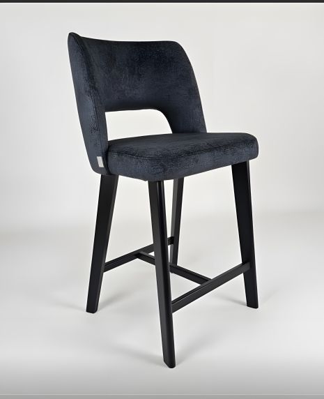 Дерев'яний напівбарний стілець Памір Третя категорія Дерев'яний напівбарний стілець Памір Третя категорія