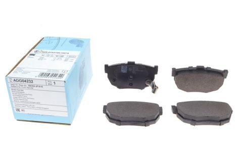 Комплект тормозных колодок, дисковый тормоз KIA CERATO, HYUNDAI COUPE, BLUE PRINT (ADG04232)