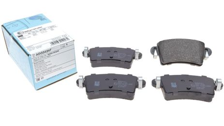 Комплект тормозных колодок NISSAN INTERSTAR, VAUXHALL MOVANO, BLUE PRINT (ADG04247) Комплект тормозных колодок NISSAN INTERSTAR, VAUXHALL MOVANO, BLUE PRINT (ADG04247)