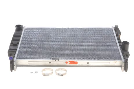 Охолоджуючий радіатор двигуна BMW Z3, NRF (58117)