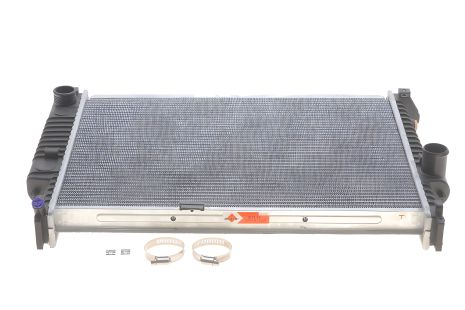 Охолоджуючий радіатор двигуна BMW Z3, NRF (58117) Охолоджуючий радіатор двигуна BMW Z3, NRF (58117)