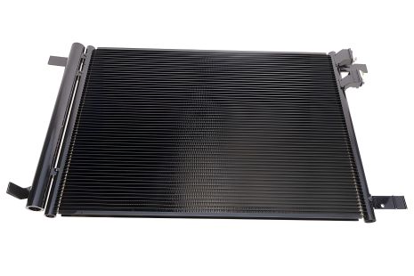 Конденсор кондиціонера радіатор SKODA SUPERB III, AUDI A3, NRF (35968)