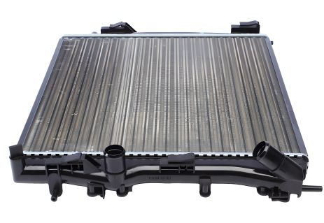 Охолоджувальний радіатор двигуна для RENAULT KANGOO, NRF (58316A) Охолоджувальний радіатор двигуна для RENAULT KANGOO, NRF (58316A)