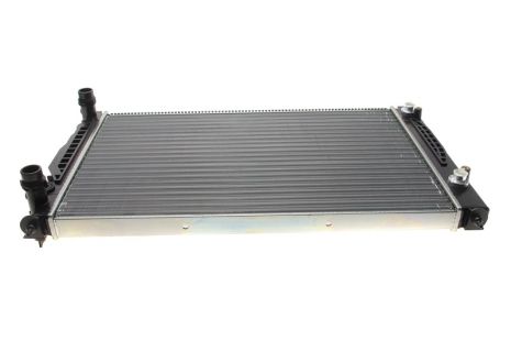 Радіатор охолодження двигуна SKODA SUPERB, VW PASSAT, NRF (529504A) Радіатор охолодження двигуна SKODA SUPERB, VW PASSAT, NRF (529504A)