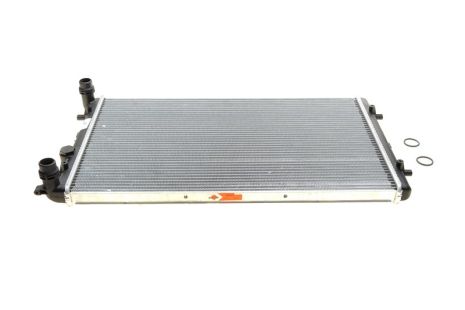 Радіатор охолодження двигуна SEAT LEON, VW GOLF, NRF (509529) Радіатор охолодження двигуна SEAT LEON, VW GOLF, NRF (509529)