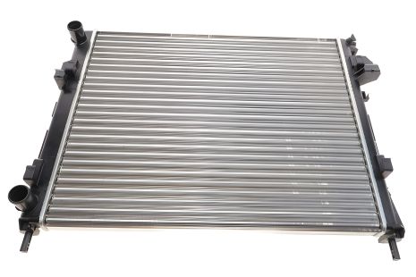 Охлаждающий радиатор двигателя NISSAN PRIMASTAR, VAUXHALL VIVARO, NRF (58333) Охлаждающий радиатор двигателя NISSAN PRIMASTAR, VAUXHALL VIVARO, NRF (58333)