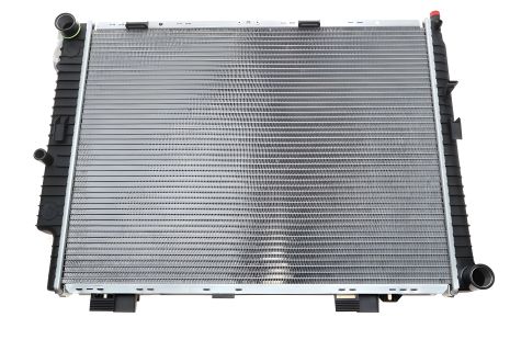 Охолоджувальний радіатор двигуна для MERCEDES-BENZ E-CLASS, NRF (55331) Охолоджувальний радіатор двигуна для MERCEDES-BENZ E-CLASS, NRF (55331)