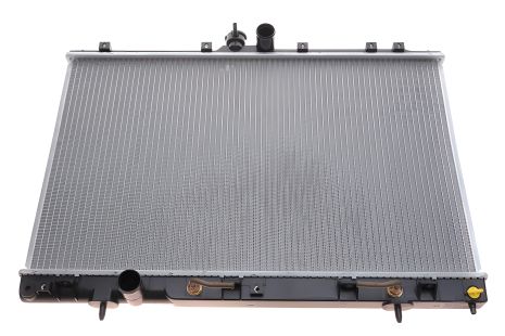 Охолоджувальний радіатор двигуна MITSUBISHI Outlander 03- (NRF)