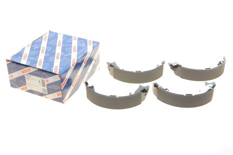 Тормозные колодки стояночного тормоза KIA SPORTAGE, HYUNDAI ix35, BOSCH (0986487779) Тормозные колодки стояночного тормоза KIA SPORTAGE, HYUNDAI ix35, BOSCH (0986487779)