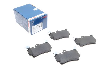 Комплект дисковых тормозных колодок для AUDI Q7 и VW TOUAREG, BOSCH (0986424741) Комплект дисковых тормозных колодок для AUDI Q7 и VW TOUAREG, BOSCH (0986424741)