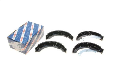 Комплект гальмівних колодок MITSUBISHI COLT, SMART FORFOUR, BOSCH (0986487746) Комплект гальмівних колодок MITSUBISHI COLT, SMART FORFOUR, BOSCH (0986487746)