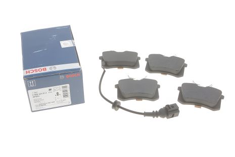 Набор тормозных колодок, дисковый тормоз SEAT CORDOBA, VW POLO, BOSCH (0986424813) Набор тормозных колодок, дисковый тормоз SEAT CORDOBA, VW POLO, BOSCH (0986424813)