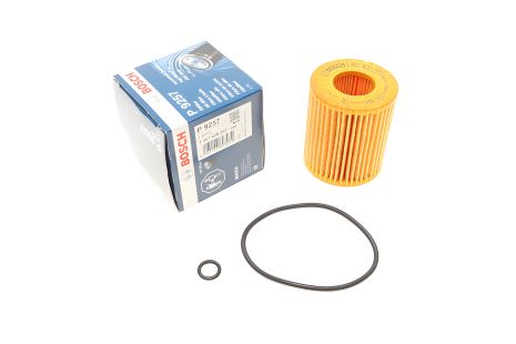 Двигательный масляный фильтр FORD, MAZDA BOSCH (1457429257) Двигательный масляный фильтр FORD, MAZDA BOSCH (1457429257)