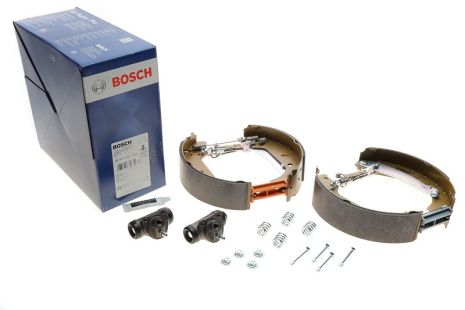 Комплект тормозных колодок FIAT SCUDO, CITROËN EVASION, PEUGEOT 806, BOSCH (0204114112)