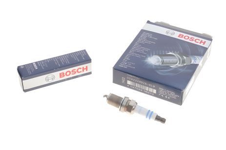 Свічка запалювання BOSCH універсальна (0242229925) Свічка запалювання BOSCH універсальна (0242229925)