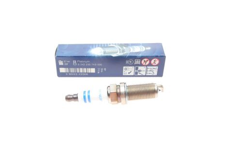 Свічка запалювання FORD MONDEO, VOLVO C30, VOLVO C70, BOSCH (0242235743)