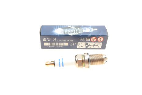 Свічка запалювання для MITSUBISHI PAJERO, BMW 1, VW TOUAREG, FGR7KQE0 NICKEL BOSCH (0242235715)