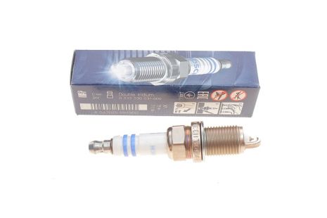 Свічка запалювання HYUNDAI ELANTRA, ACURA CL, CHEVROLET AVEO, IZFR6K11 BOSCH (0242230531)