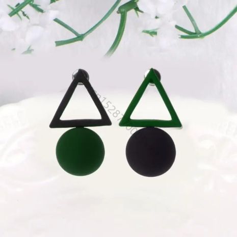 Серьги треугольник и шар черно-зеленые и бело-голубые геометрия