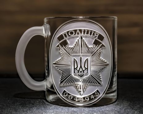 Подарок для полицейского - чашка с гравировкой жетона и индивидуального номера